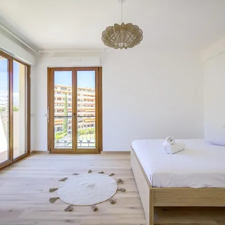 Sublime Two Bedroom With Terrace アパート