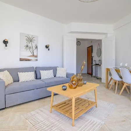 Sublime Two Bedroom With Terrace