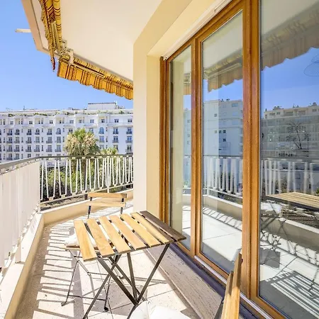 Apartment Sublime Two Bedroom With Terrace *