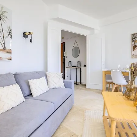 Sublime Two Bedroom With Terrace Cannes